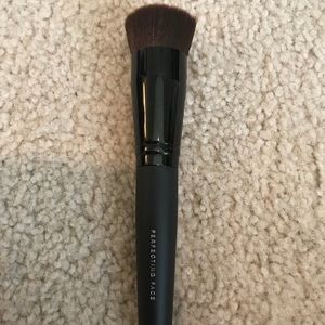 BareMinerals - Perfecting Face Brush